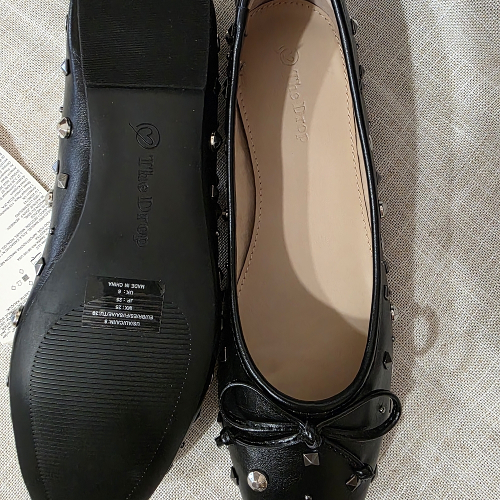 Elegant Black Studded‎ Flats - Picture 3 of 8
